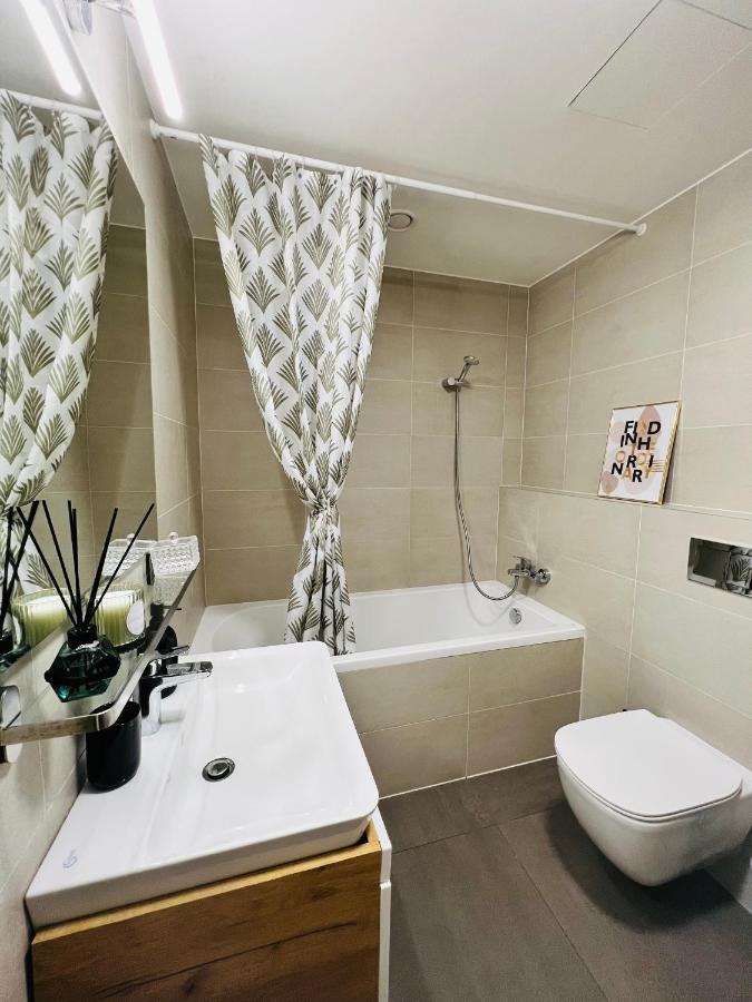 White Pearl Studio With Parking In Holesovice 프라하 외부 사진