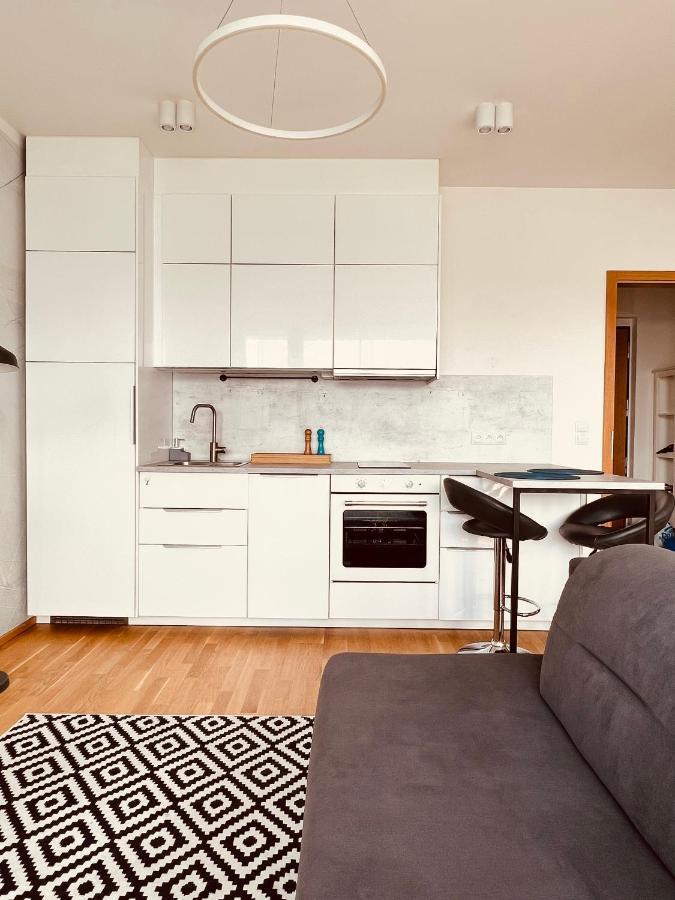 White Pearl Studio With Parking In Holesovice 프라하 외부 사진