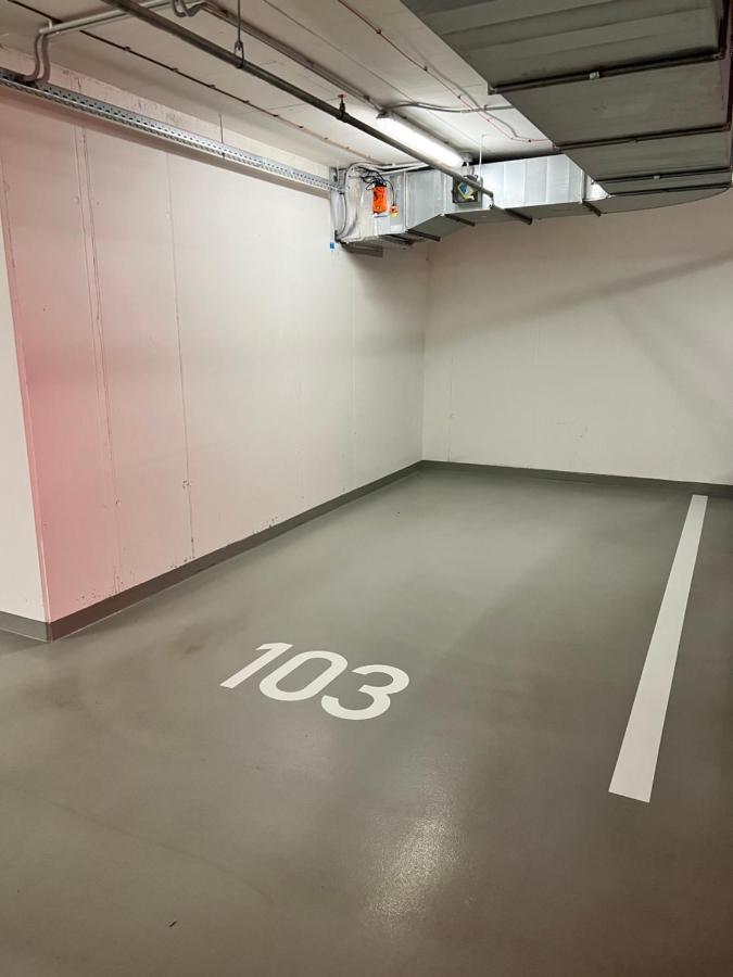 White Pearl Studio With Parking In Holesovice 프라하 외부 사진